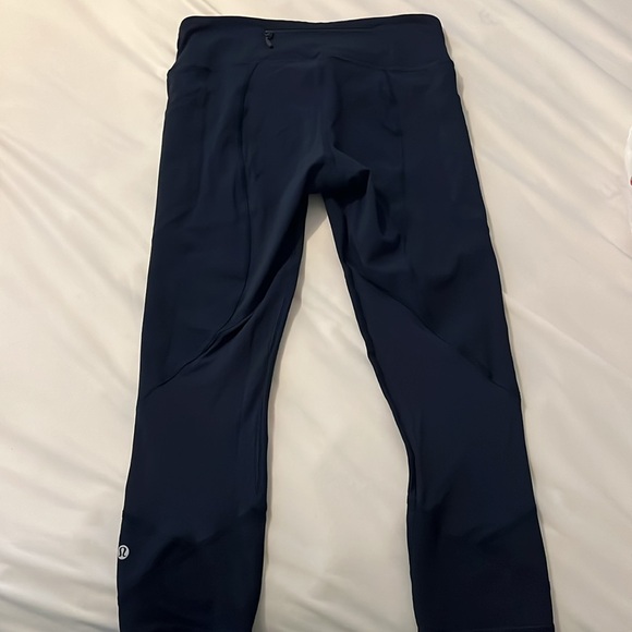 Lululemon Swift Speed 25" leggings. Size 6. Navy - Picture 3 of 4